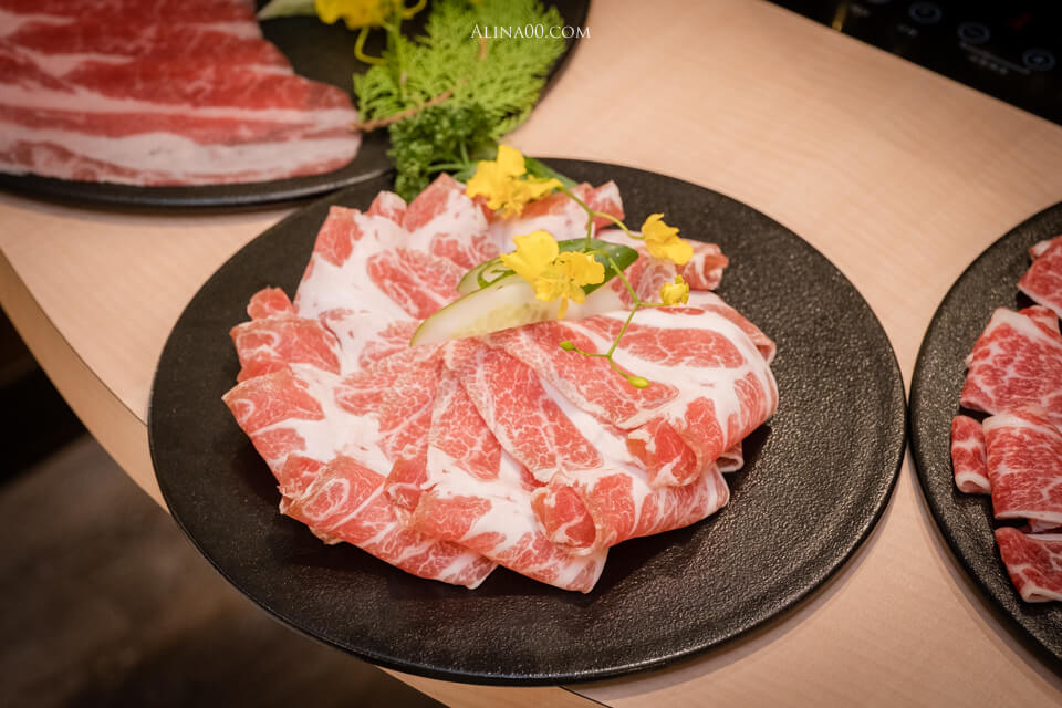 【台北美食】東區-墨岩梅崎 日式火鍋|和牛配麻辣鍋,絕配好吃 @Alina 愛琳娜 【台北美食】東區-墨岩梅崎 日式火鍋|和牛配麻辣鍋,絕配好吃 @Alina 愛琳娜
