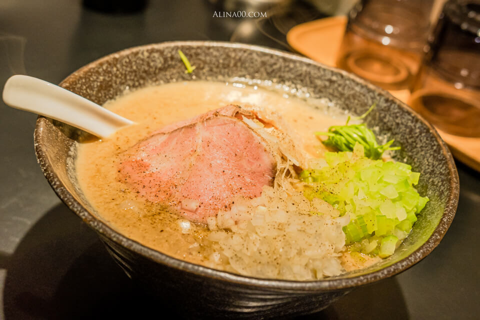 【台北美食】雞吉君 內湖雞白湯拉麵配叉燒飯|湯濃肉香麵彈兼具 @Alina 愛琳娜 【台北美食】雞吉君 內湖雞白湯拉麵配叉燒飯|湯濃肉香麵彈兼具 @Alina 愛琳娜