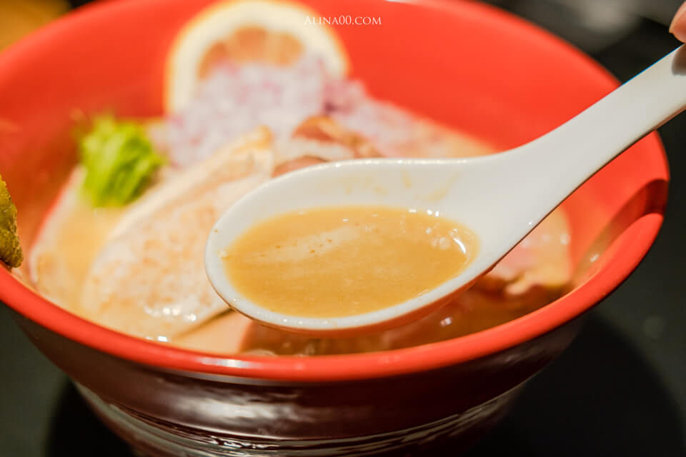 【台北美食】雞吉君 內湖雞白湯拉麵配叉燒飯|湯濃肉香麵彈兼具 @Alina 愛琳娜 【台北美食】雞吉君 內湖雞白湯拉麵配叉燒飯|湯濃肉香麵彈兼具 @Alina 愛琳娜