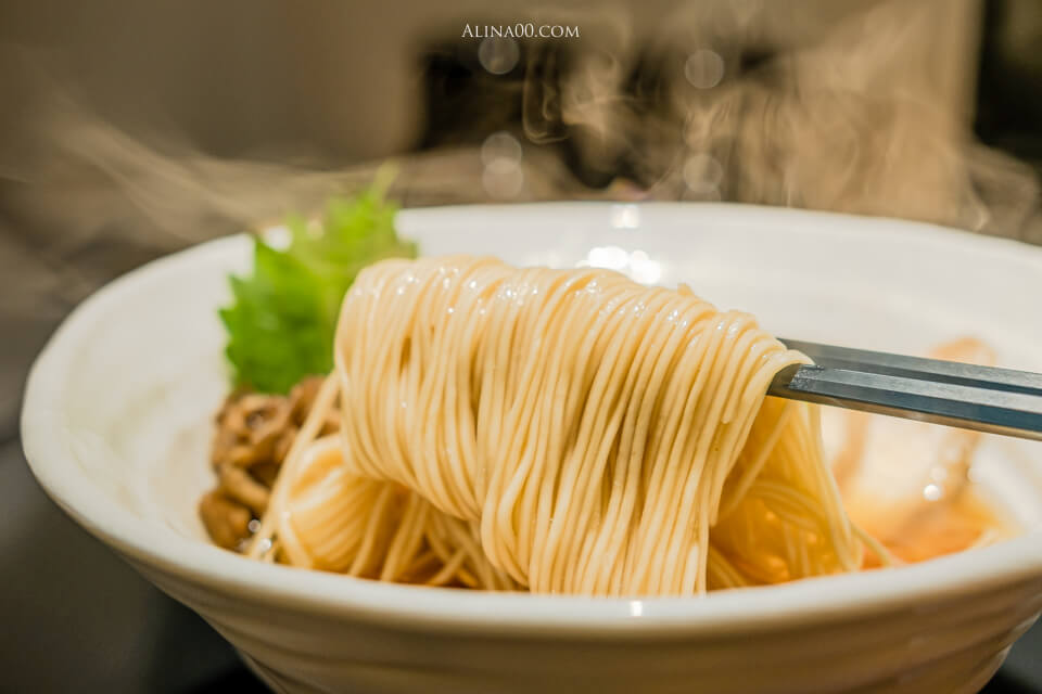 【台北美食】雞吉君 內湖雞白湯拉麵配叉燒飯|湯濃肉香麵彈兼具 @Alina 愛琳娜 【台北美食】雞吉君 內湖雞白湯拉麵配叉燒飯|湯濃肉香麵彈兼具 @Alina 愛琳娜