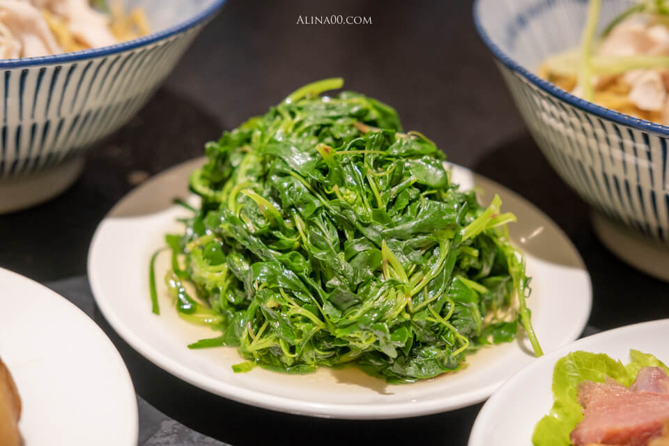 【台東美食】 七里坡 紅藜養生料理｜舒肥雞肉拌麵健康與美味兼具 @Alina 愛琳娜