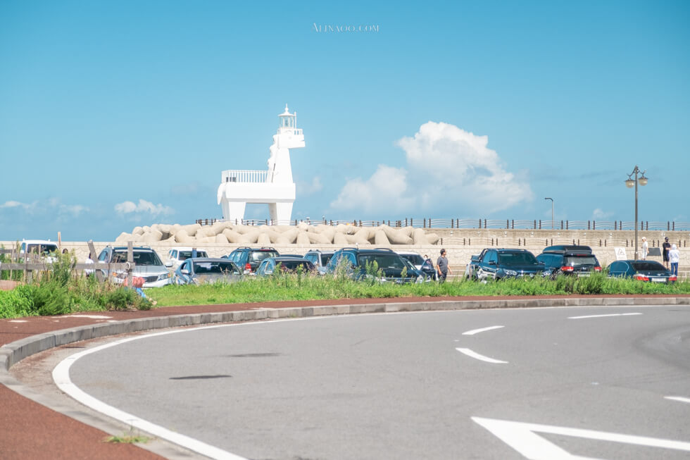 【濟州島景點】이호 梨湖小馬燈塔-海水浴場旁紅白可愛對望 @Alina 愛琳娜
