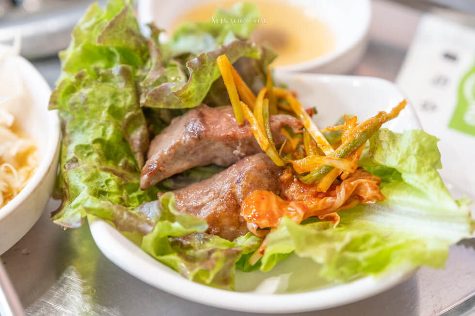 【首爾美食】弘大 弘益碳烤排骨 烤肉店｜韓劇美食就吃它 @Alina 愛琳娜