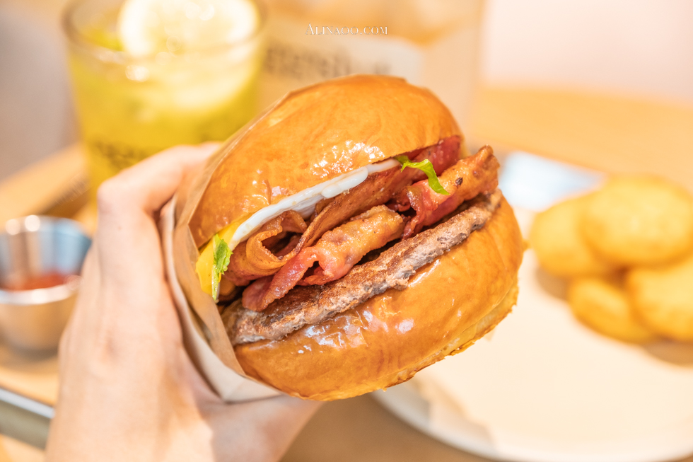 【首爾美食】 eggslut首爾 梨泰院｜半熟滑嫩蛋漢堡韓國也能吃到 @Alina 愛琳娜