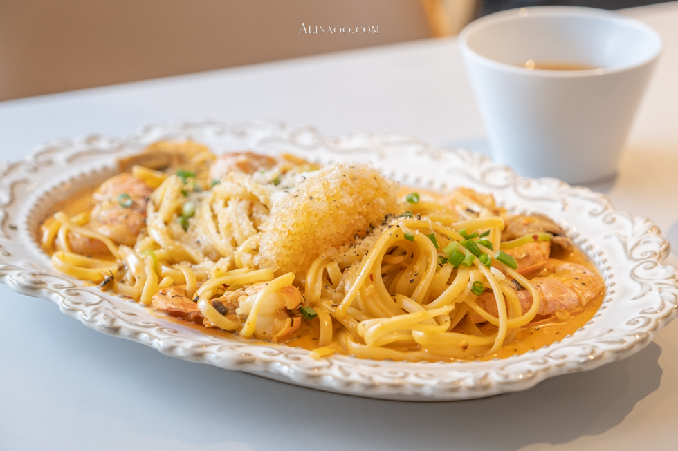 【首爾美食】人形町食堂 弘大店｜龍蝦義大利麵，簡餐平價好吃 @Alina 愛琳娜