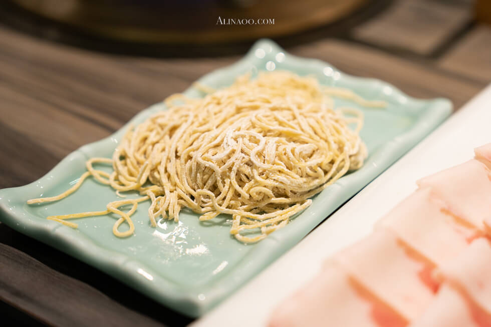 【台北美食】 青花驕 肥牛麻辣鍋｜仙氣牛肉拼盤浮誇好澎湃 @Alina 愛琳娜