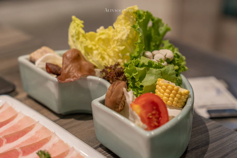 【台北美食】 青花驕 肥牛麻辣鍋｜仙氣牛肉拼盤浮誇好澎湃 @Alina 愛琳娜