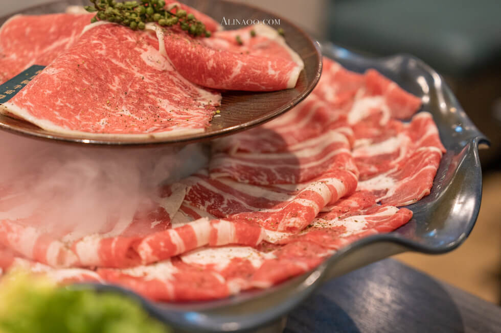 【台北美食】 青花驕 肥牛麻辣鍋｜仙氣牛肉拼盤浮誇好澎湃 @Alina 愛琳娜