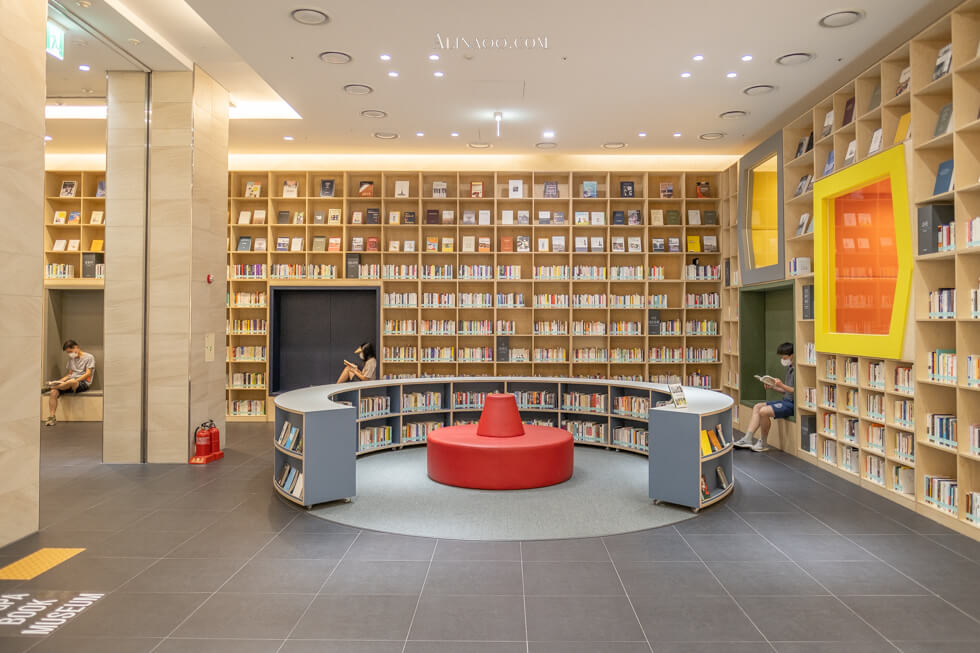 【首爾景點】 松坡書的圖書館-室內景點|穿越時空的書卷空間 @Alina 愛琳娜 【首爾景點】 松坡書的圖書館-室內景點|穿越時空的書卷空間 @Alina 愛琳娜
