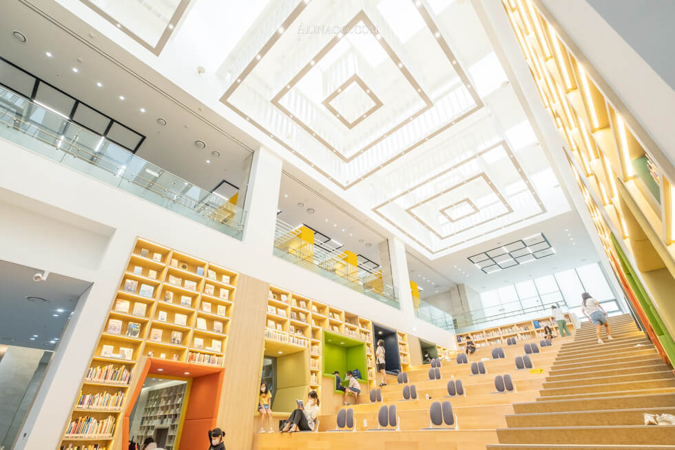 【首爾景點】 松坡書的圖書館-室內景點｜穿越時空的書卷空間 @Alina 愛琳娜