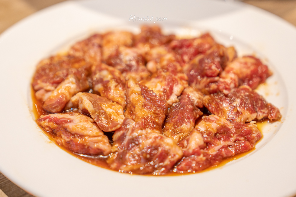 【台中美食】 屋馬燒肉-文心店|豪華全牛套餐金澎湃,最愛牛小排! @Alina 愛琳娜 【台中美食】 屋馬燒肉-文心店|豪華全牛套餐金澎湃,最愛牛小排! @Alina 愛琳娜