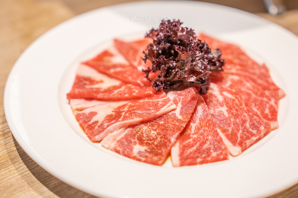 【台中美食】 屋馬燒肉-文心店｜豪華全牛套餐金澎湃，最愛牛小排！ @Alina 愛琳娜