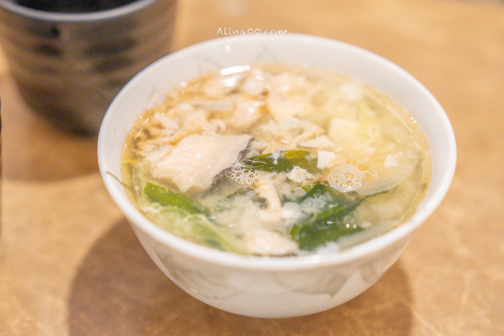 【台北美食】內湖 金泰日式料理｜生魚片海鮮蓋飯比定食優秀 @Alina 愛琳娜