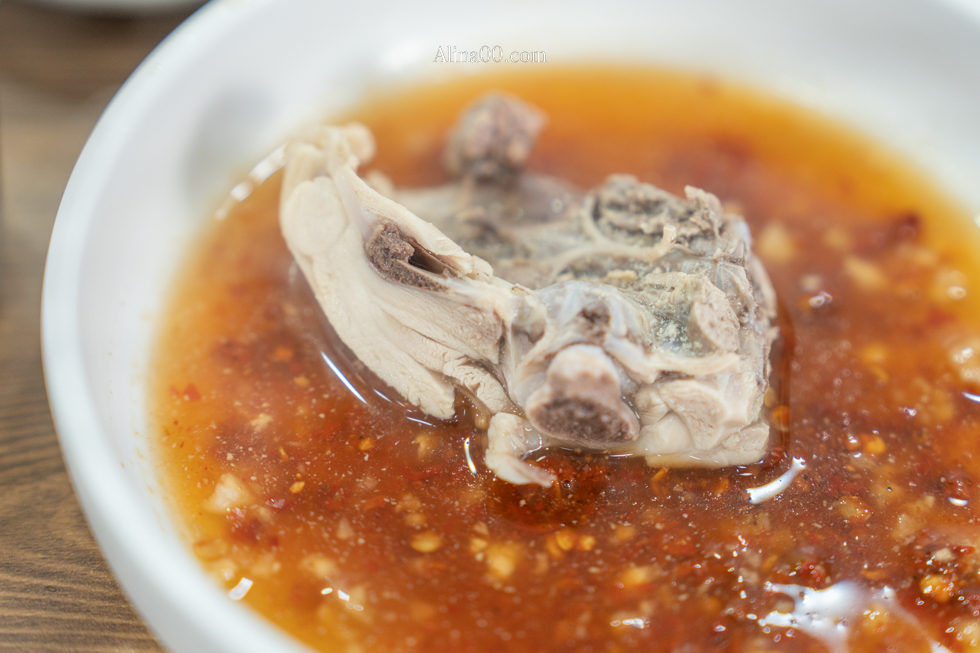 孔陵一隻雞-首爾新村梨大店｜推薦加點海苔雞蛋粥跟刀削麵 @Alina 愛琳娜
