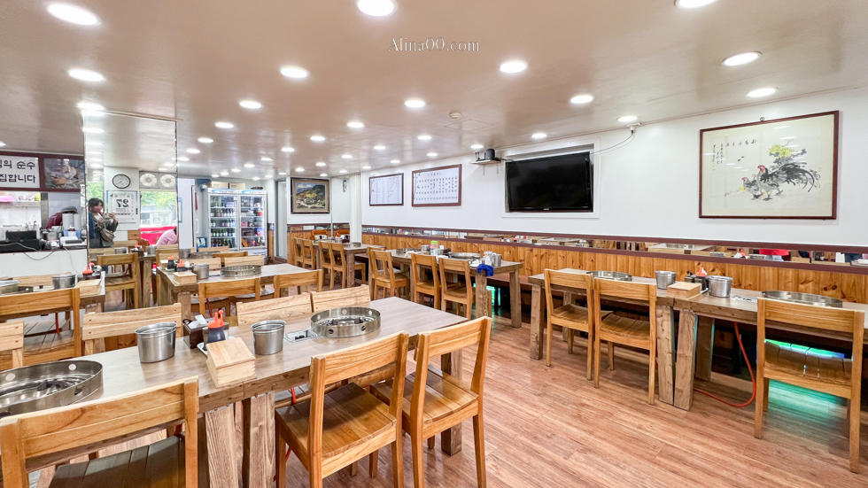 孔陵一隻雞-首爾新村梨大店｜推薦加點海苔雞蛋粥跟刀削麵 @Alina 愛琳娜