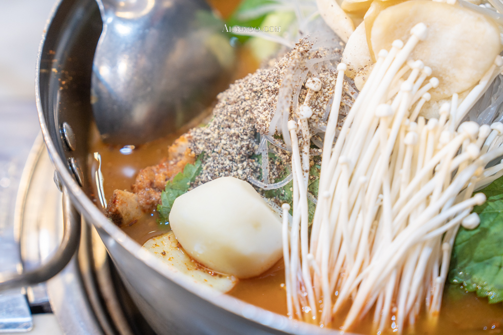 【首爾美食】元堂馬鈴薯排骨湯 孔德麻浦店|2人1鍋好滿足 @Alina 愛琳娜 【首爾美食】元堂馬鈴薯排骨湯 孔德麻浦店|2人1鍋好滿足 @Alina 愛琳娜