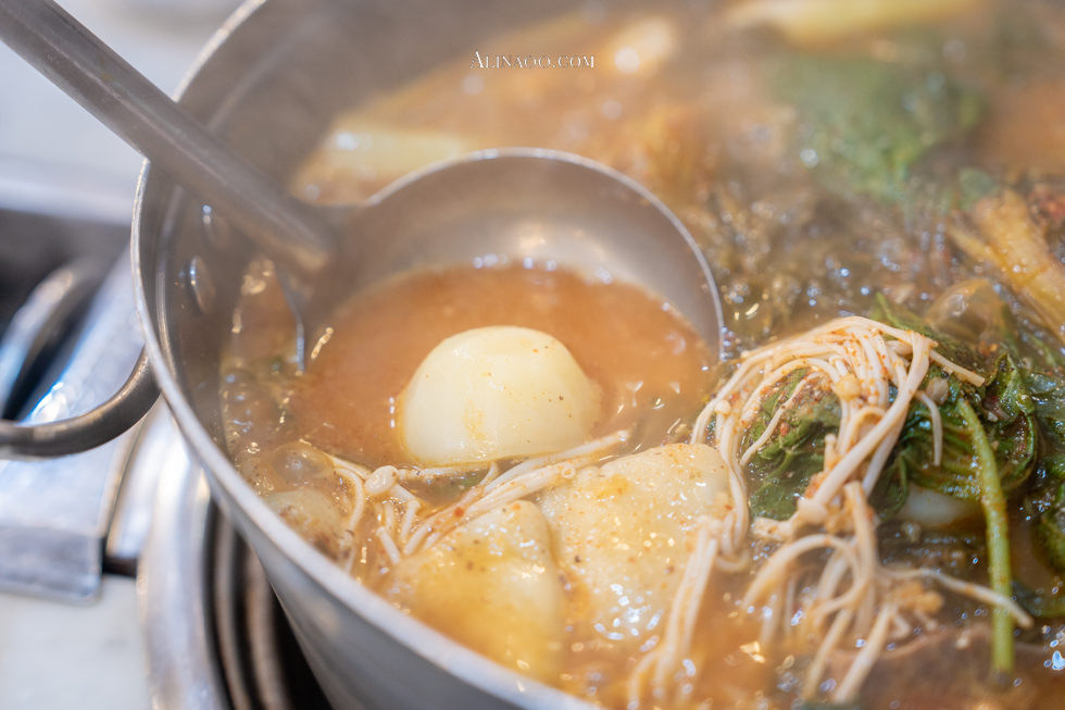 【首爾美食】元堂馬鈴薯排骨湯 孔德麻浦店|2人1鍋好滿足 @Alina 愛琳娜 【首爾美食】元堂馬鈴薯排骨湯 孔德麻浦店|2人1鍋好滿足 @Alina 愛琳娜
