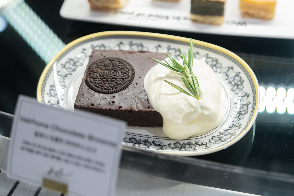 【首爾咖啡廳】新沙洞 FRONT SEOUL Cafe 歐風建築外觀好浪漫 @Alina 愛琳娜