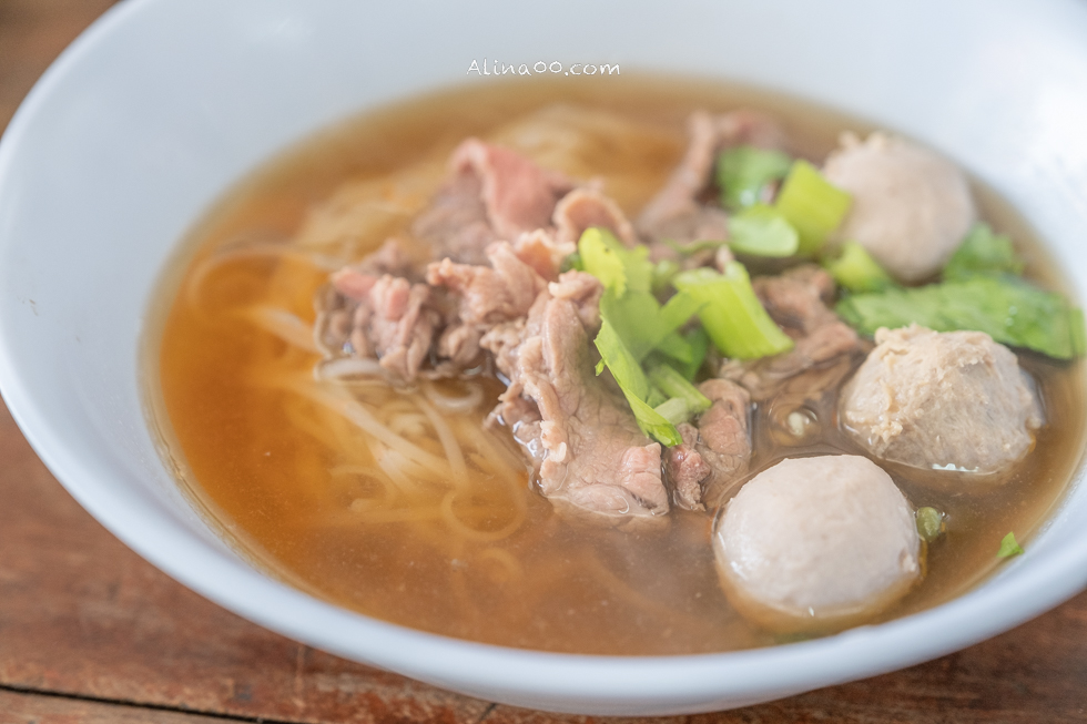 【清邁美食】Blue noodle&nbsp;泰式牛肉麵,古城塔佩門熱門小吃 @Alina 愛琳娜