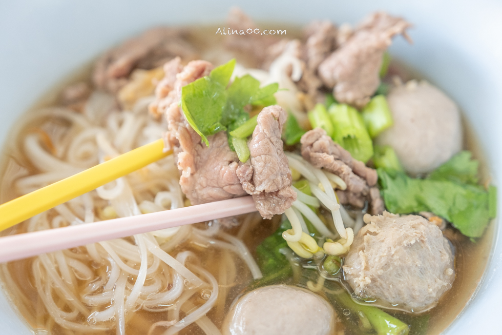 【清邁美食】Blue noodle&nbsp;泰式牛肉麵,古城塔佩門熱門小吃 @Alina 愛琳娜