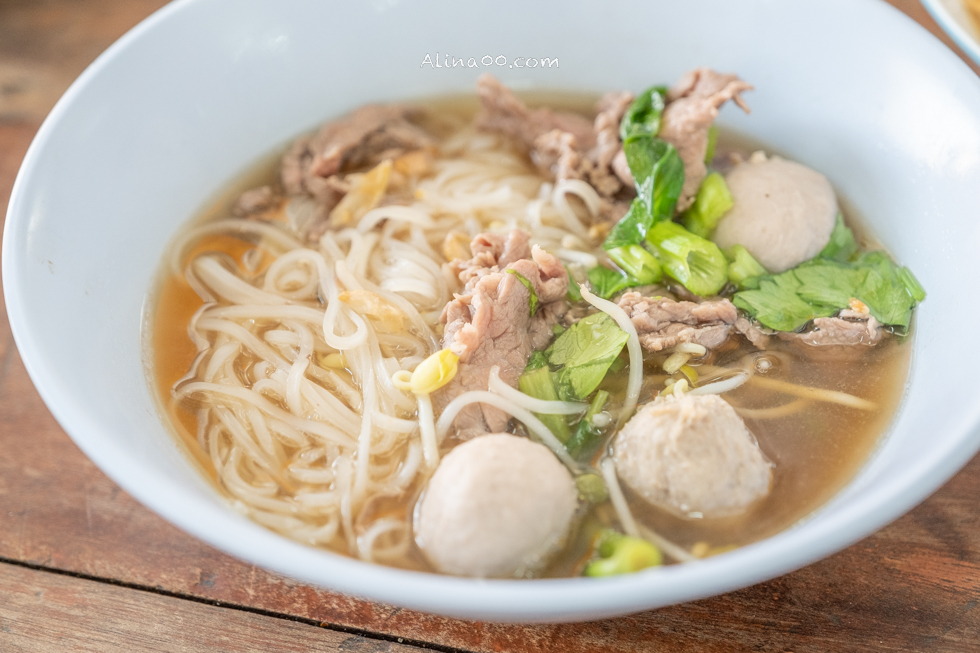【清邁美食】Blue noodle&nbsp;泰式牛肉麵,古城塔佩門熱門小吃 @Alina 愛琳娜
