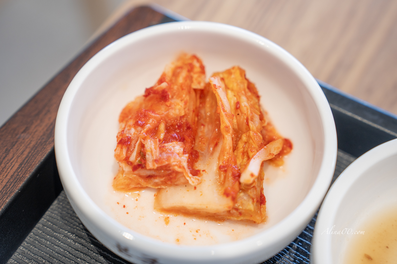 【台北美食】本粥台灣店｜韓式小菜免費續點1次,吃不完打包外帶 @Alina 愛琳娜