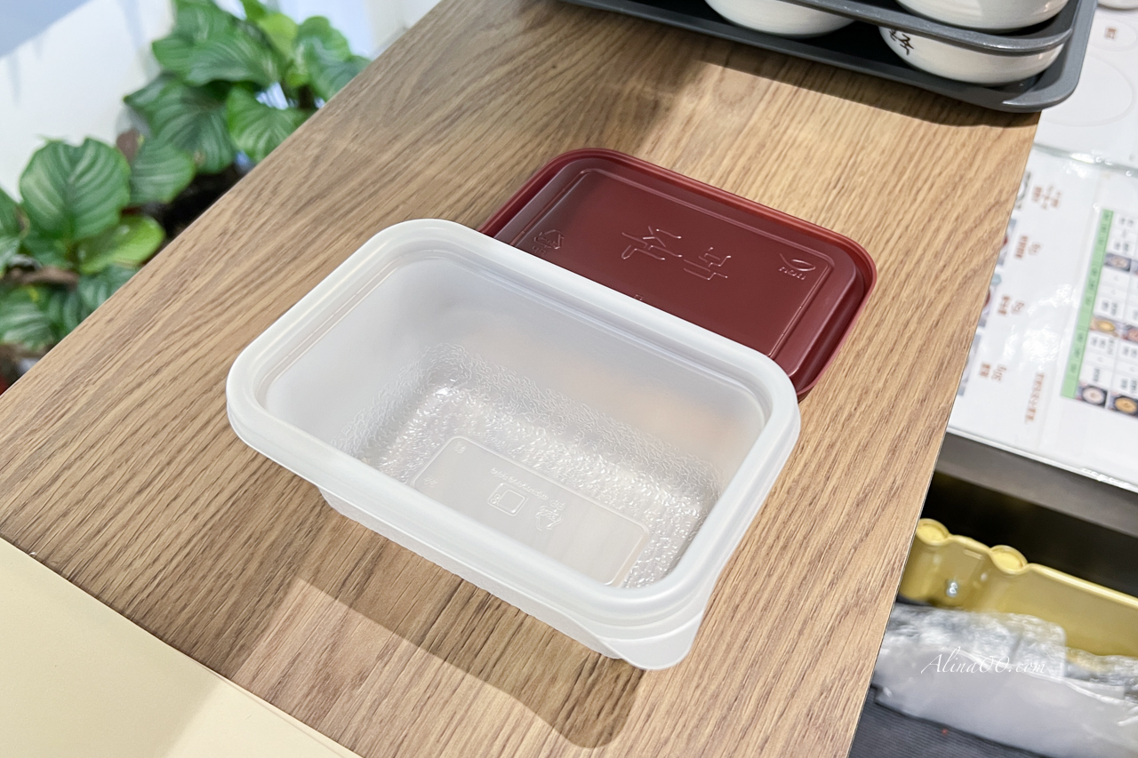 【台北美食】本粥台灣店｜韓式小菜免費續點1次,吃不完打包外帶 @Alina 愛琳娜