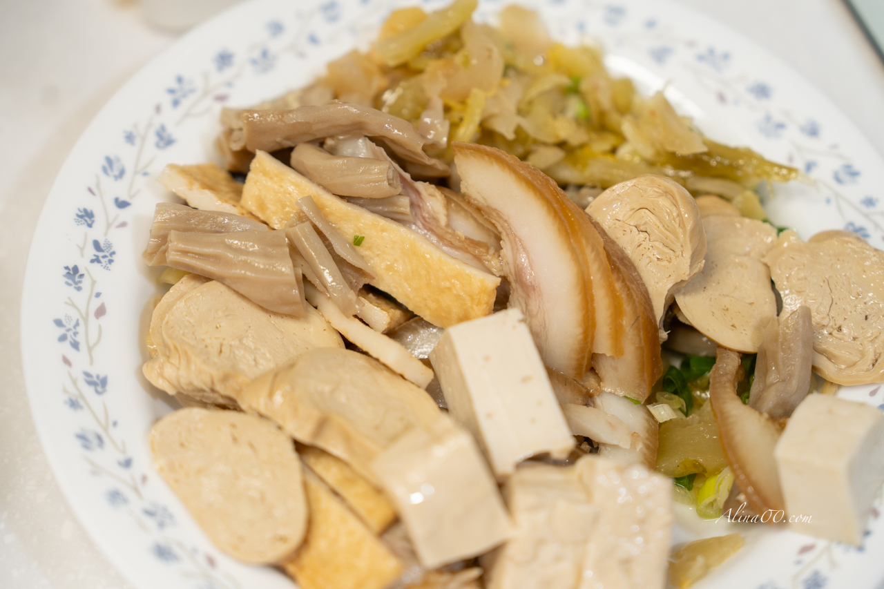 【台北美食】內湖上營大屋滷味/還沒下班下課就有人在排隊 @Alina 愛琳娜 【台北美食】內湖上營大屋滷味/還沒下班下課就有人在排隊 @Alina 愛琳娜