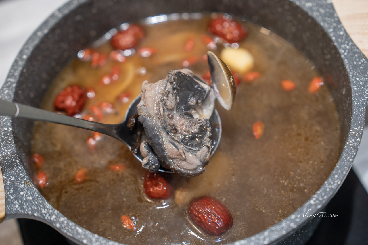 【桃園美食】養鍋台中石頭火鍋/寵物友善餐廳,被石頭火鍋爆香耽誤的剝皮辣椒雞腿肉火鍋 @Alina 愛琳娜