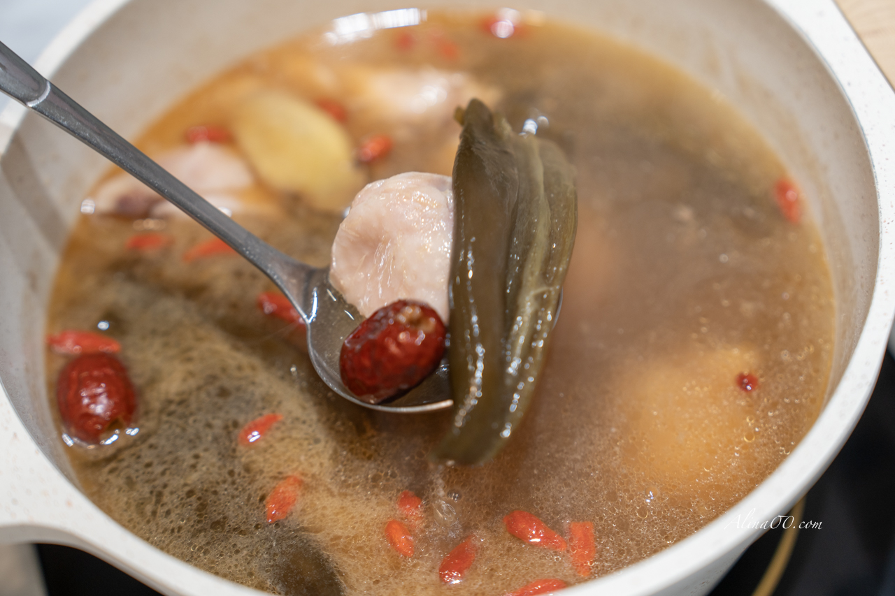 【桃園美食】養鍋台中石頭火鍋/寵物友善餐廳,被石頭火鍋爆香耽誤的剝皮辣椒雞腿肉火鍋 @Alina 愛琳娜
