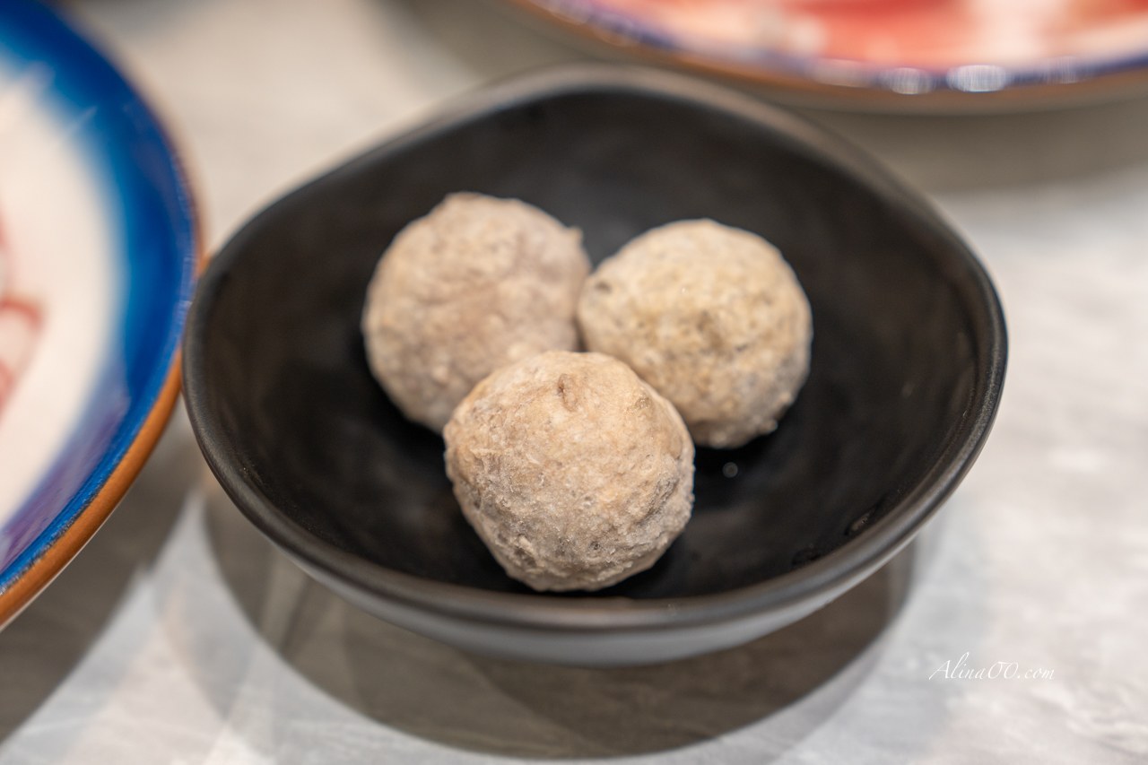 【桃園美食】養鍋台中石頭火鍋/寵物友善餐廳,被石頭火鍋爆香耽誤的剝皮辣椒雞腿肉火鍋 @Alina 愛琳娜