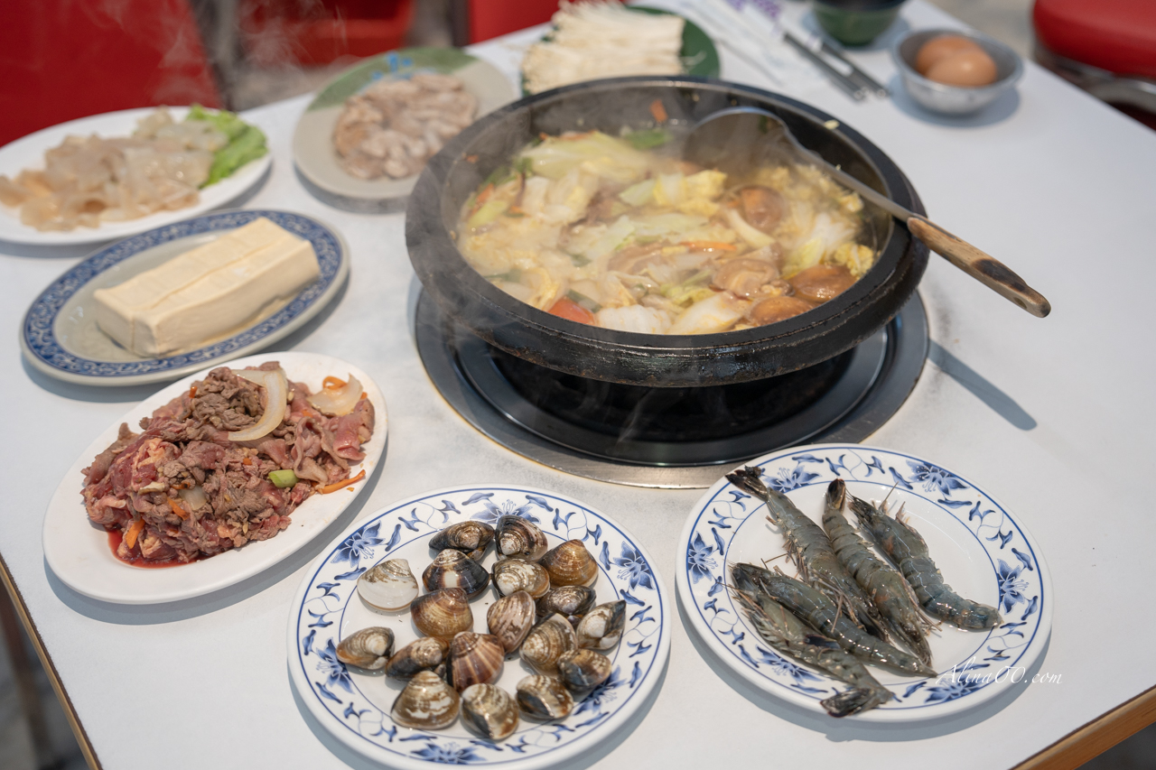 【台北美食】松江自助石頭火鍋城｜鍋底爆香炒料這樣選最對味 @Alina 愛琳娜