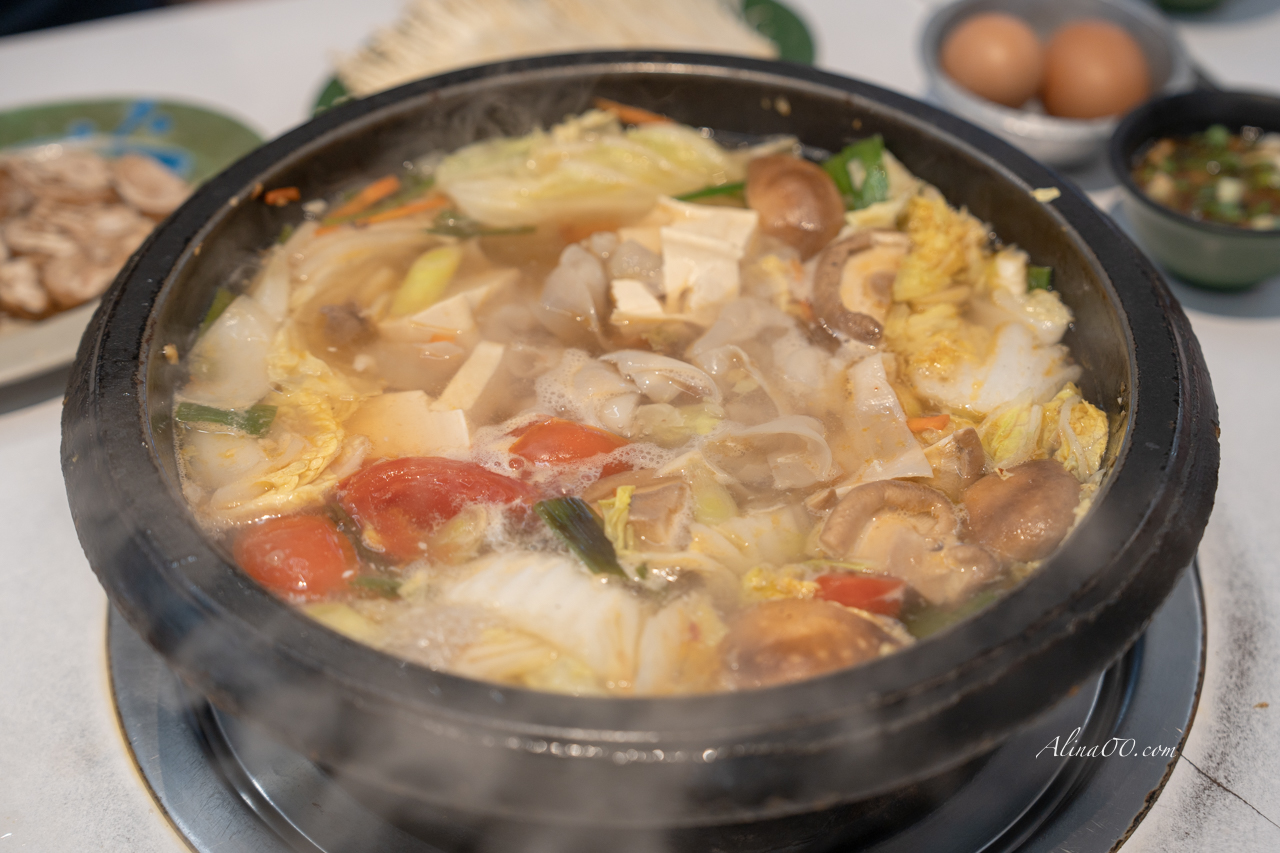 【台北美食】松江自助石頭火鍋城｜鍋底爆香炒料這樣選最對味 @Alina 愛琳娜