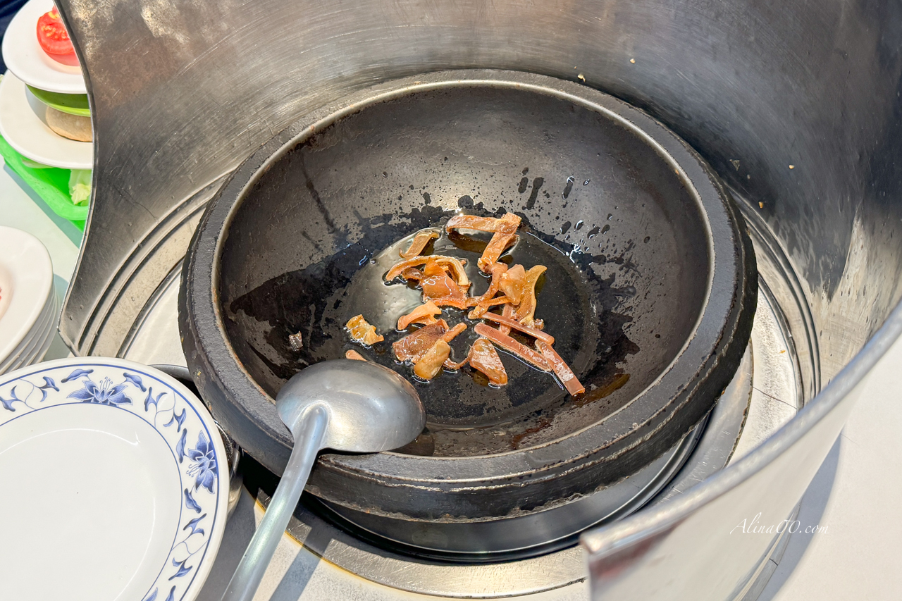【台北美食】松江自助石頭火鍋城｜鍋底爆香炒料這樣選最對味 @Alina 愛琳娜