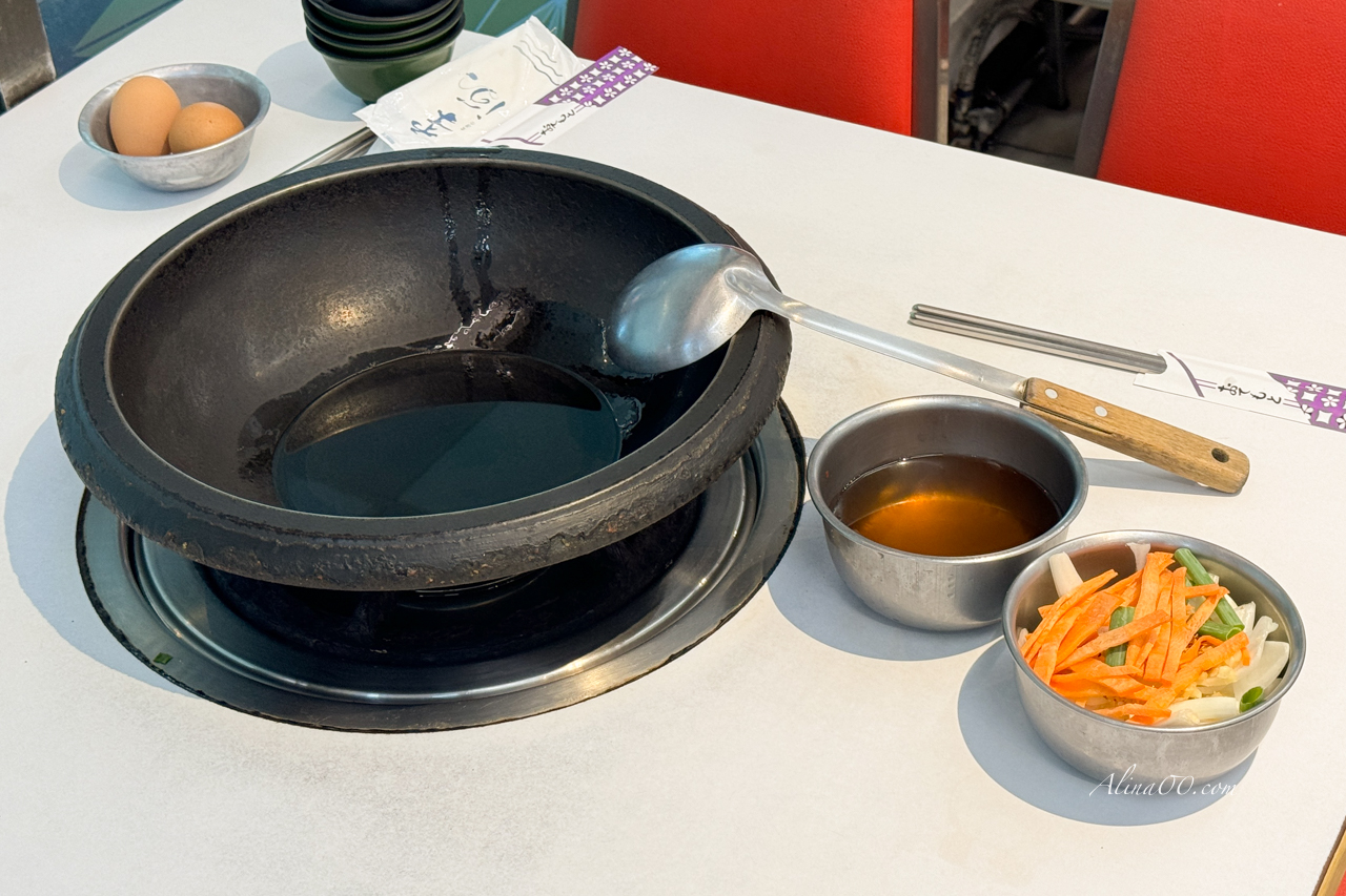【台北美食】松江自助石頭火鍋城｜鍋底爆香炒料這樣選最對味 @Alina 愛琳娜