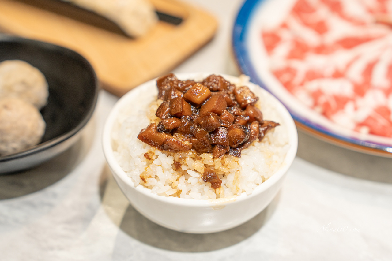 【桃園美食】養鍋台中石頭火鍋/寵物友善餐廳,被石頭火鍋爆香耽誤的剝皮辣椒雞腿肉火鍋 @Alina 愛琳娜