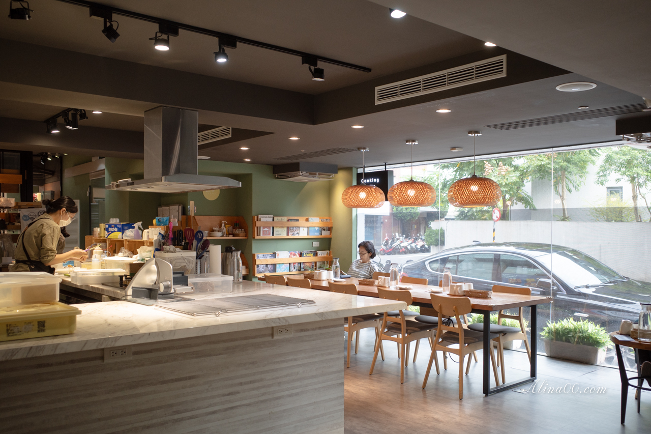 【台北美食】Miss V Bakery Cafe&nbsp;早午餐配肉桂捲,敦北店內用舒服 @Alina 愛琳娜