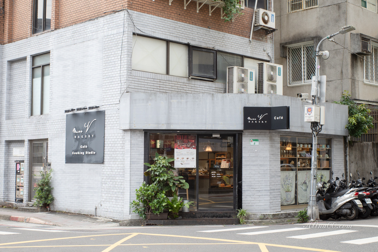 【台北美食】Miss V Bakery Cafe&nbsp;早午餐配肉桂捲,敦北店內用舒服 @Alina 愛琳娜
