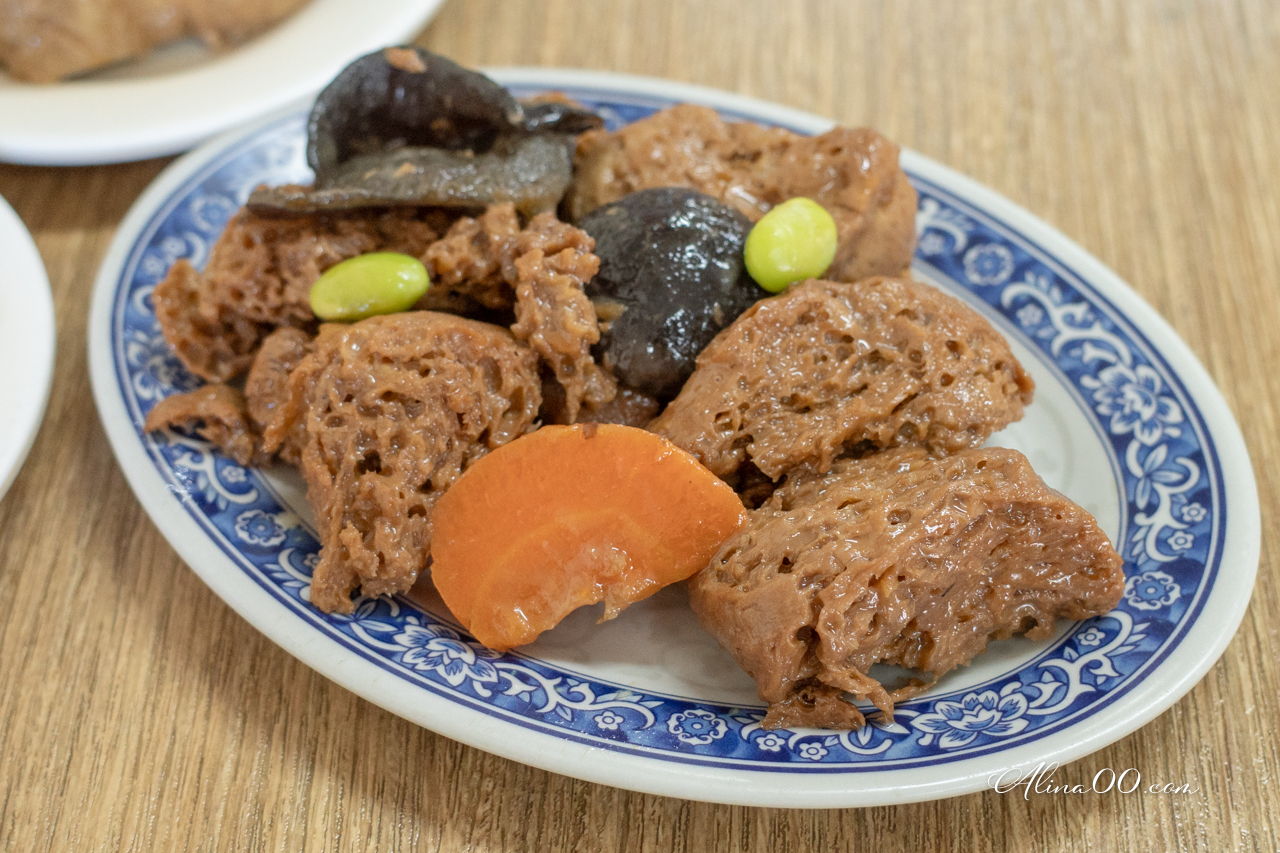 東湖王家水餃館|在地人從小吃到大,最愛豬肉水餃配雙榨乾麵 @Alina 愛琳娜 東湖王家水餃館|在地人從小吃到大,最愛豬肉水餃配雙榨乾麵 @Alina 愛琳娜