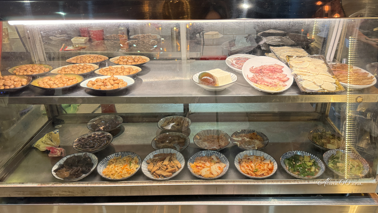 【花蓮美食】六里屯麵食專家|紅燒羊肉麵口味份量都滿足 @Alina 愛琳娜 【花蓮美食】六里屯麵食專家|紅燒羊肉麵口味份量都滿足 @Alina 愛琳娜