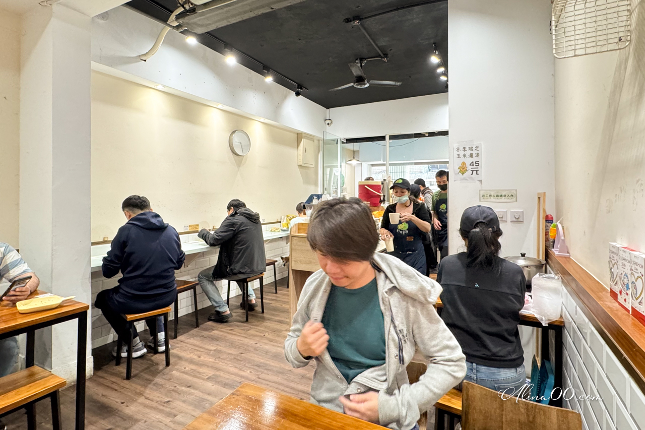阿桂蛋餅東湖店｜內湖厚酥脆餅皮蛋餅，爆餡高麗菜必點推薦 @Alina 愛琳娜