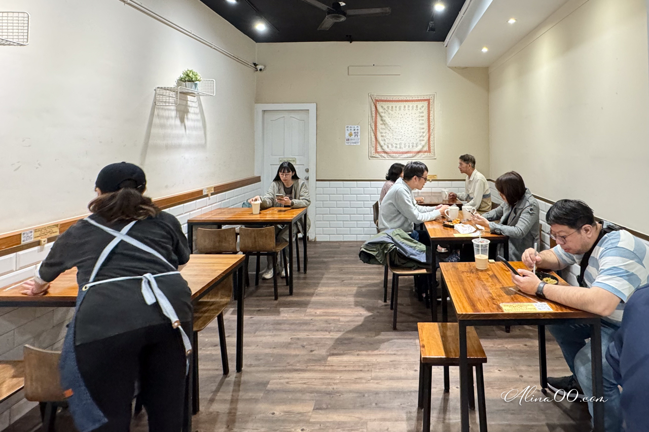 阿桂蛋餅東湖店|內湖厚酥脆餅皮蛋餅,爆餡高麗菜必點推薦 @Alina 愛琳娜 阿桂蛋餅東湖店|內湖厚酥脆餅皮蛋餅,爆餡高麗菜必點推薦 @Alina 愛琳娜