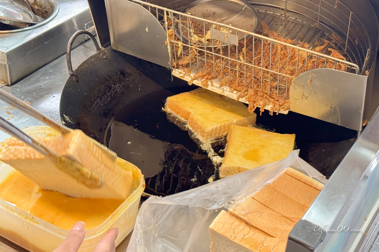 【花蓮美食】蔣家棺材板｜不想在東大門夜市排隊就吃建國店 @Alina 愛琳娜