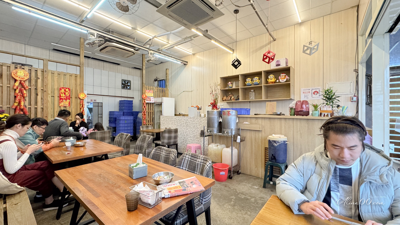 【花蓮美食】蔣家棺材板｜不想在東大門夜市排隊就吃建國店 @Alina 愛琳娜