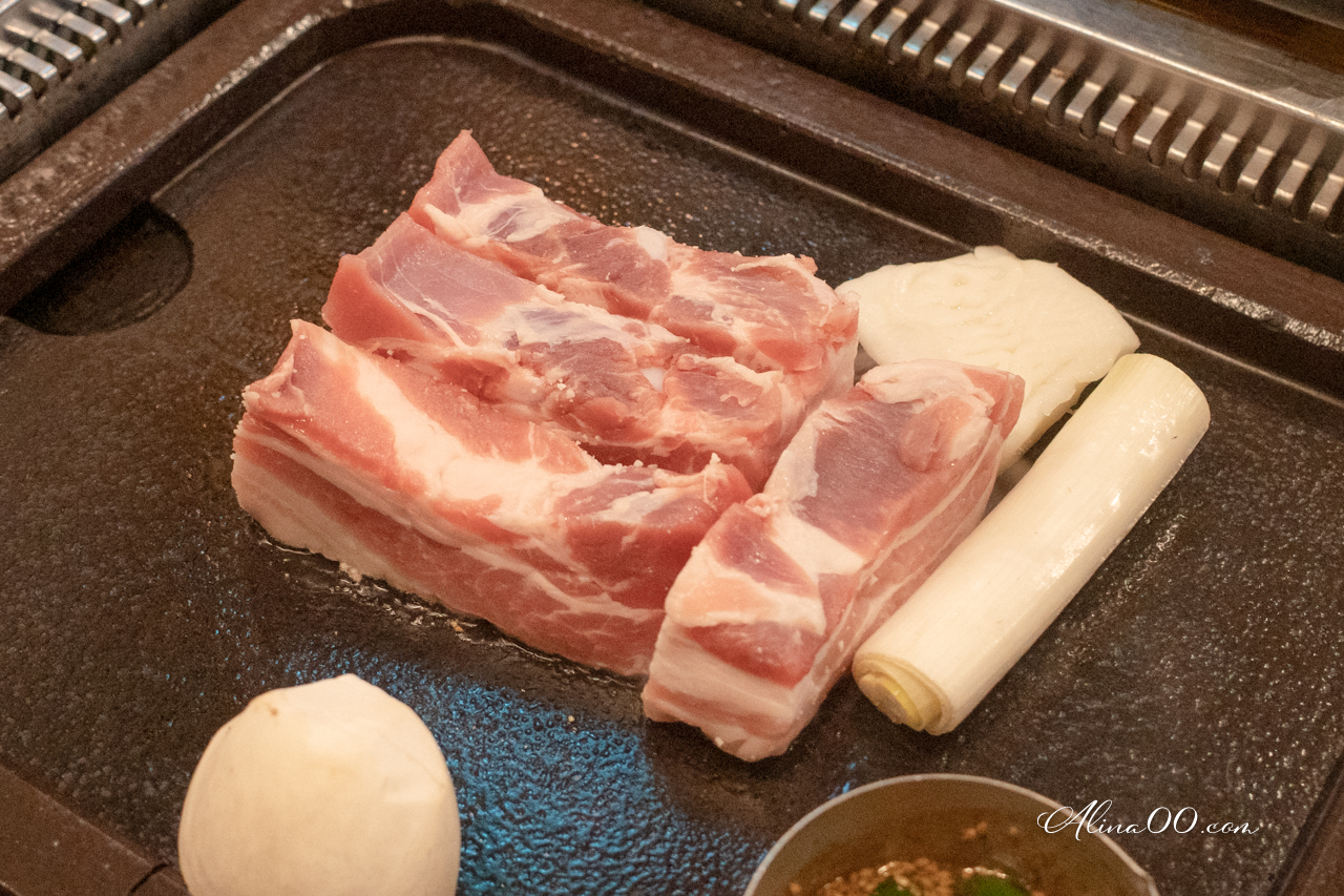 【釜山美食】海雲台百年食堂烤肉店｜美味新鮮豬五花很優秀 @Alina 愛琳娜