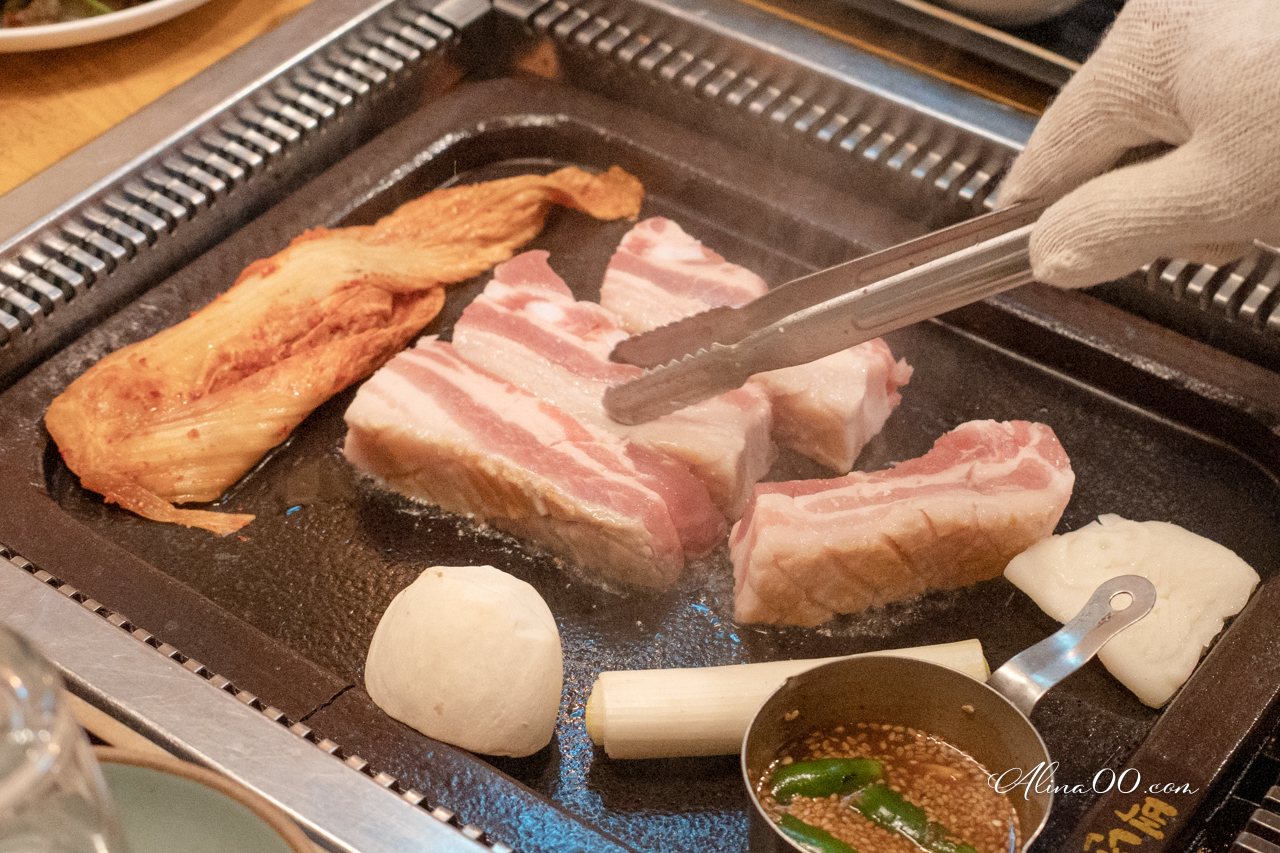 【釜山美食】海雲台百年食堂烤肉店｜美味新鮮豬五花很優秀 @Alina 愛琳娜