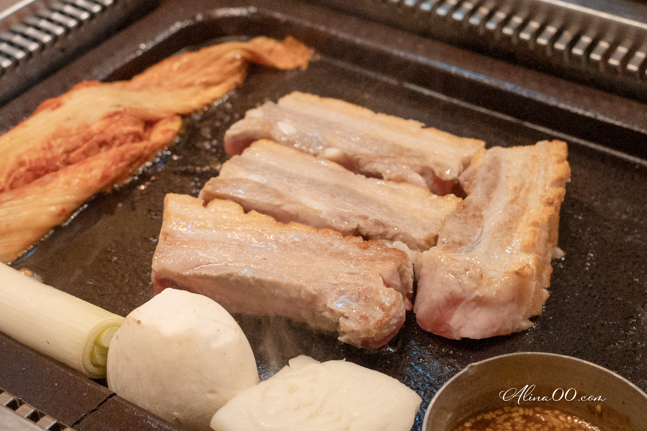 【釜山美食】海雲台百年食堂烤肉店｜美味新鮮豬五花很優秀 @Alina 愛琳娜