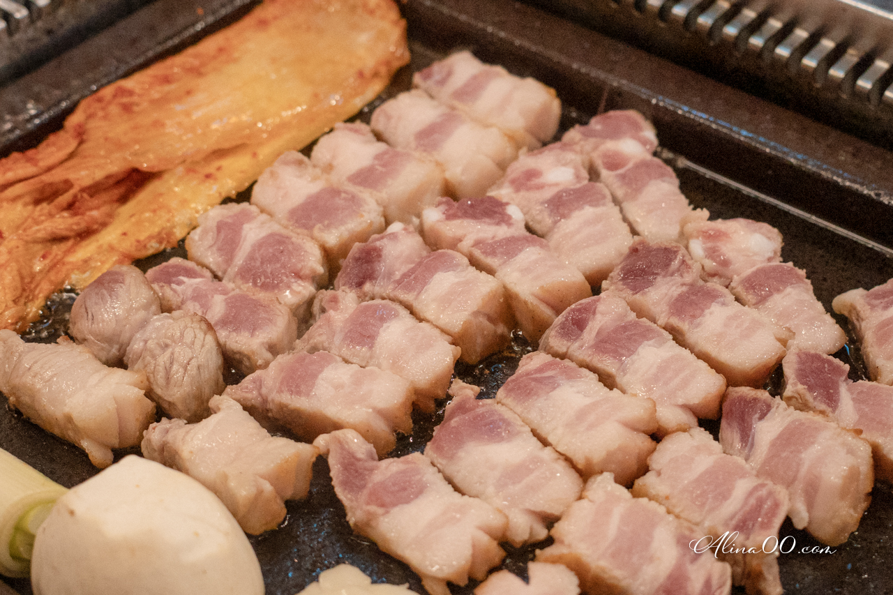 【釜山美食】海雲台百年食堂烤肉店｜美味新鮮豬五花很優秀 @Alina 愛琳娜