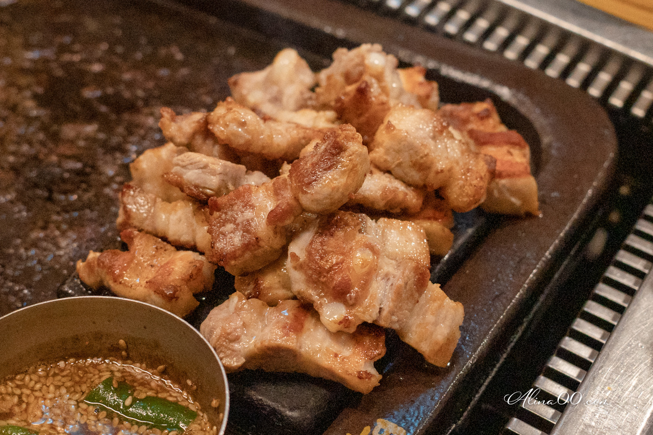 【釜山美食】海雲台百年食堂烤肉店｜美味新鮮豬五花很優秀 @Alina 愛琳娜