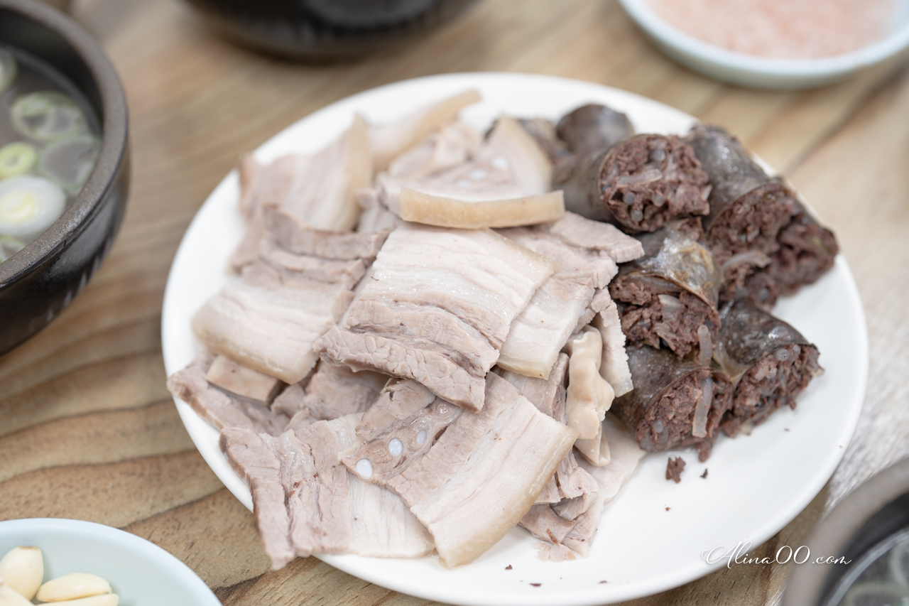 釜山陝川湯飯家｜白切豬肉湯飯配血腸，米其林必比登推薦真好吃 @Alina 愛琳娜